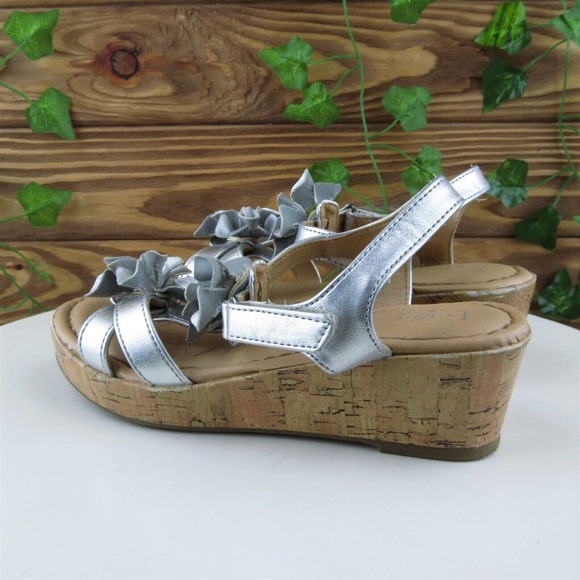 Born Concept Sz 2 Shoes‎ Girls Youth Gladiator Silver Synthetic Hook & Loop - Picture 8 of 10